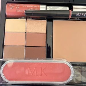 Mary Kay Lot.  Neutral Pallet! Brand New!